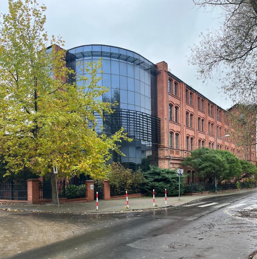 Loft Stara Tkalnia Apartman Zielona Góra Kültér fotó
